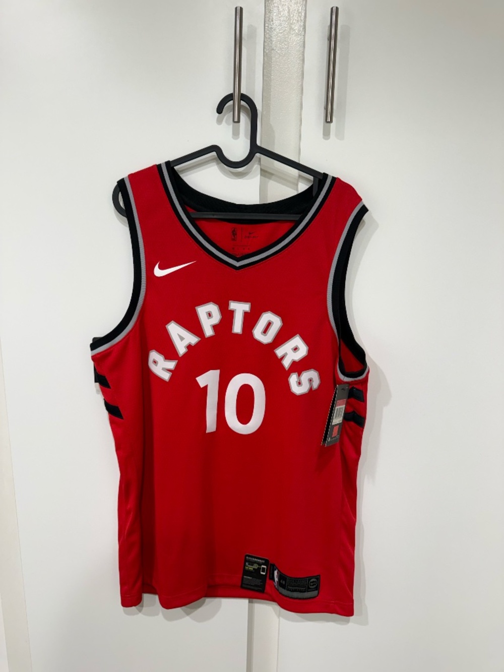 Nike Men's Demar DeRozan Toronto Raptors Jersey